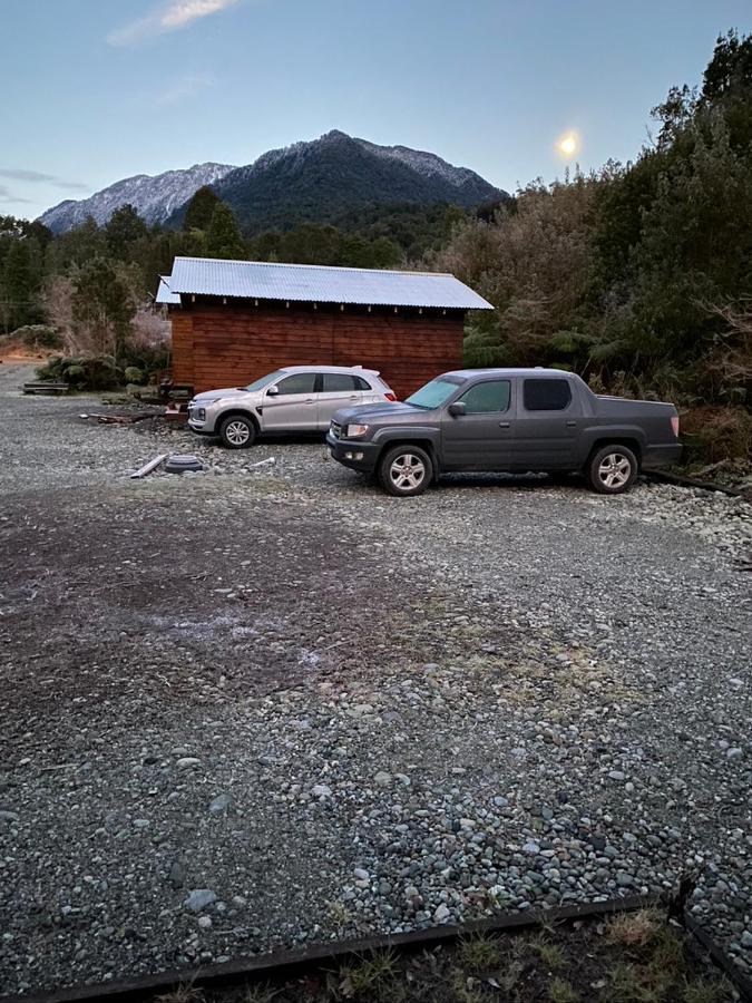 Cabanas & Tinajas Entre Volcanes Hornopiren Buitenkant foto