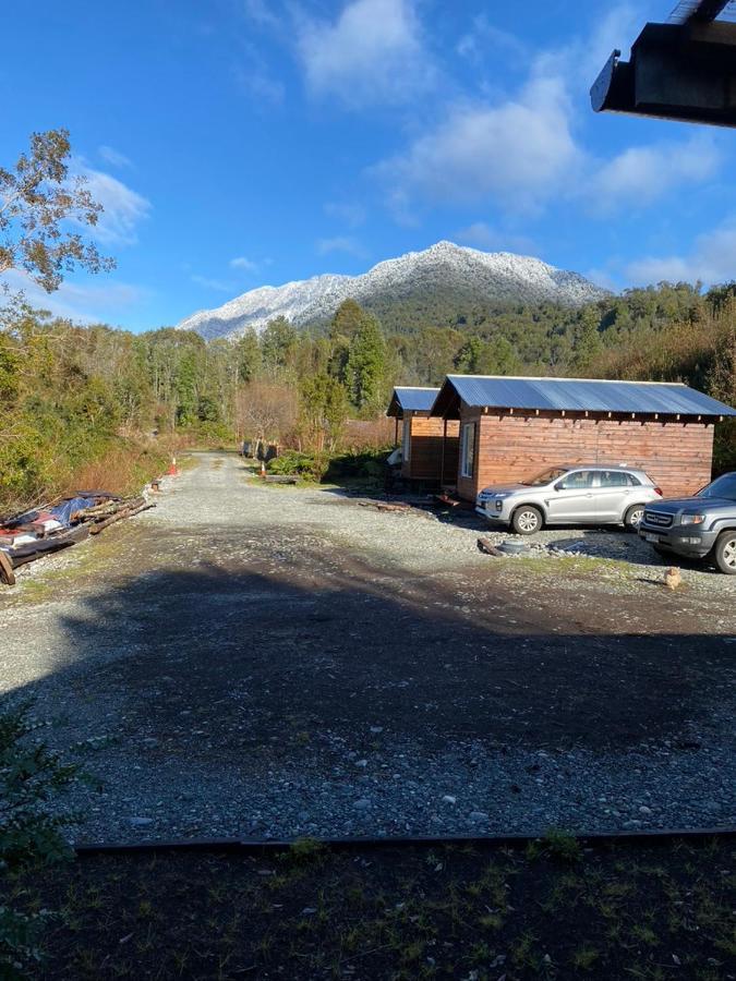 Cabanas & Tinajas Entre Volcanes Hornopiren Buitenkant foto