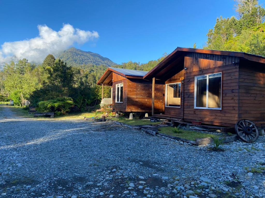 Cabanas & Tinajas Entre Volcanes Hornopiren Buitenkant foto